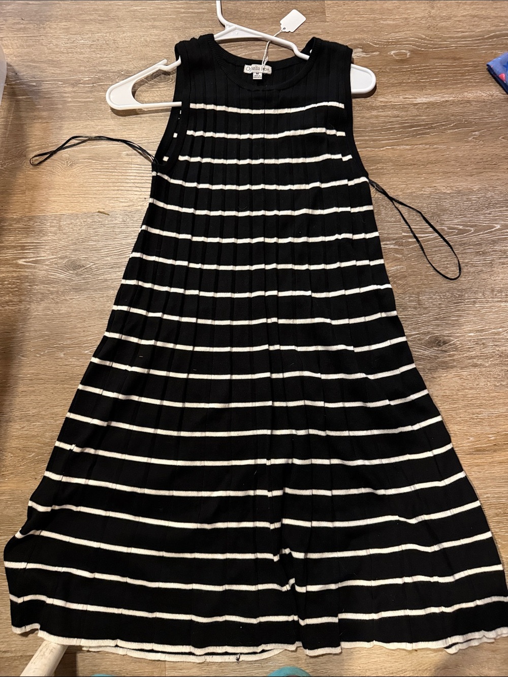 Size Medium Sleeveless Ophelia & Co. Black and White Striped Knit Top